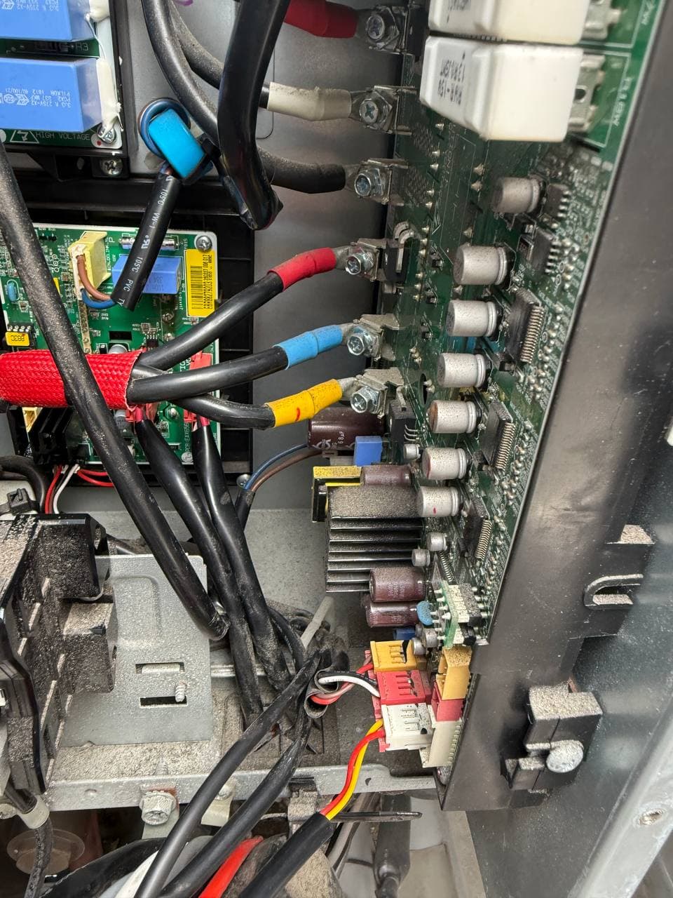 LG ARUM096BTE5 condenser control panel