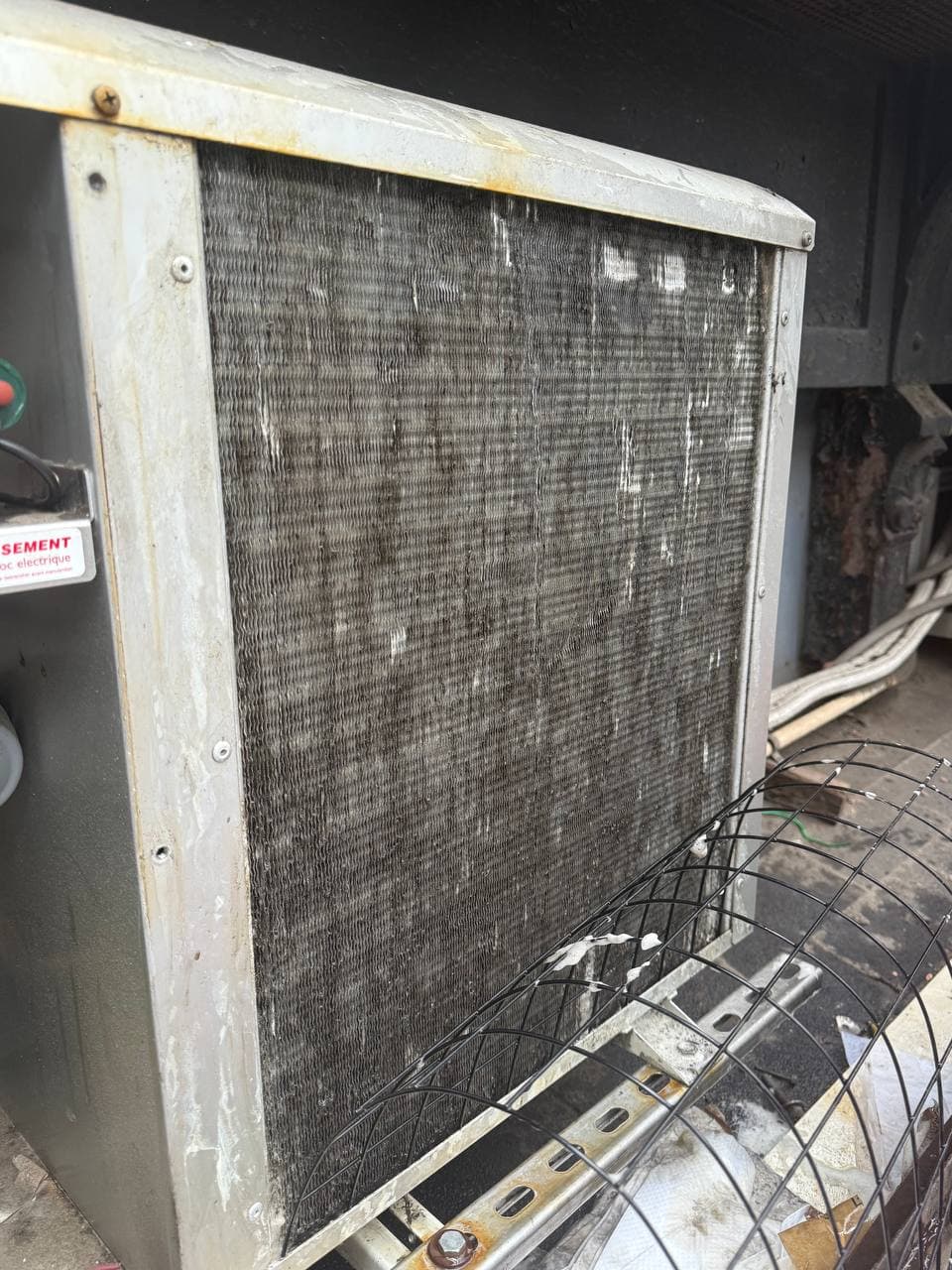 Chemical cleaning of condenser coil